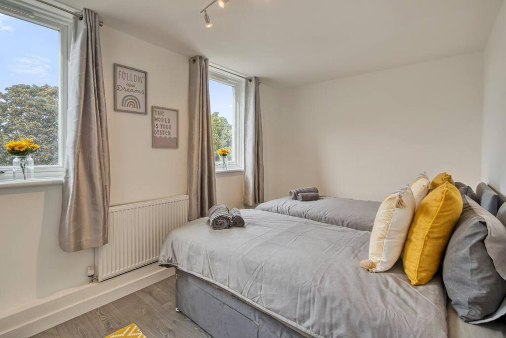 Apartamento Hidden Gem In Battersea W/ Free Parking Londres Exterior foto