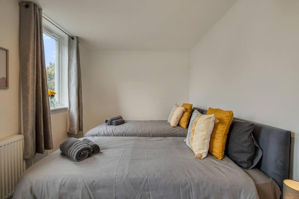Apartamento Hidden Gem In Battersea W/ Free Parking Londres Exterior foto