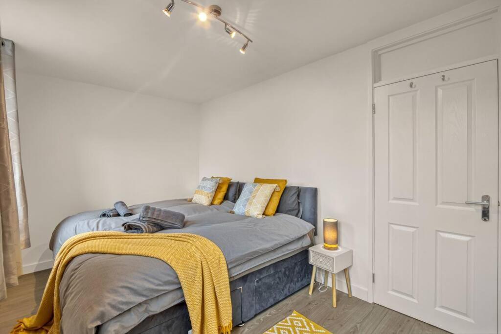 Apartamento Hidden Gem In Battersea W/ Free Parking Londres Exterior foto